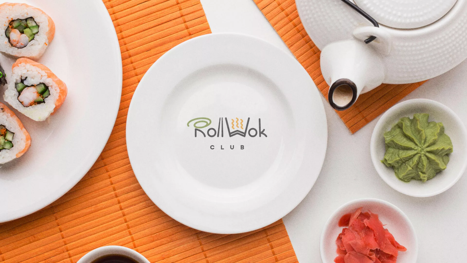 Разработка логотипа и фирменного стиля суши-бара «Roll Wok Club» в Харовске